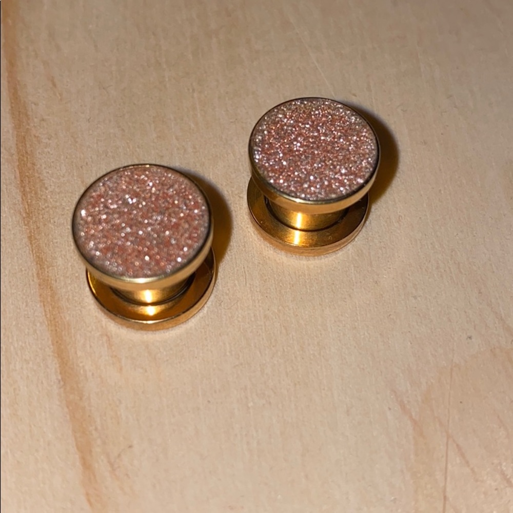 0G Rose gold plugs💖
